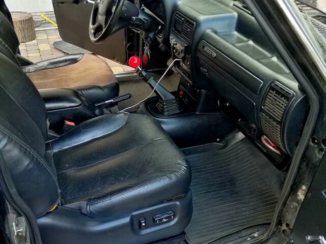 Черный ГАЗ Волга, объемом двигателя 2.4 л и пробегом 300 тыс. км за 3000 $, фото 7 на Automoto.ua