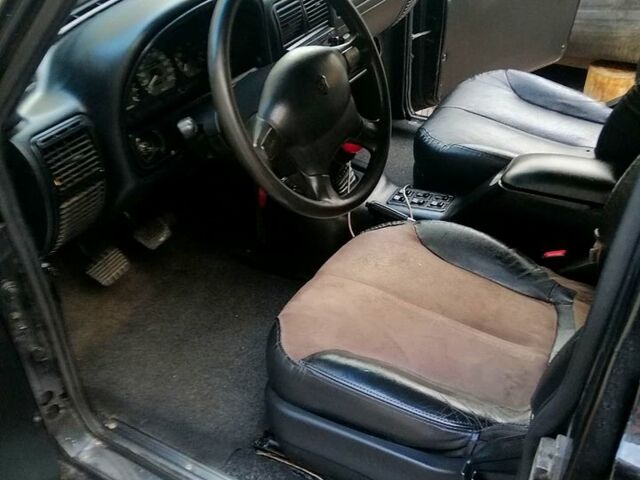 Черный ГАЗ Волга, объемом двигателя 2.4 л и пробегом 300 тыс. км за 3000 $, фото 9 на Automoto.ua