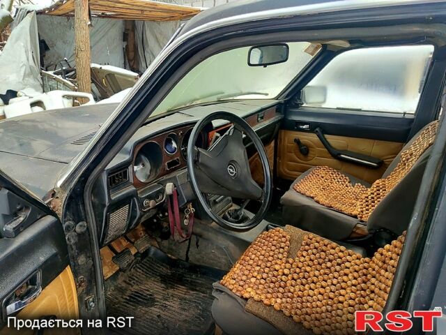 Черный ГАЗ Волга, объемом двигателя 2.4 л и пробегом 50 тыс. км за 500 $, фото 4 на Automoto.ua