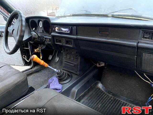 Черный ГАЗ Волга, объемом двигателя 2.4 л и пробегом 260 тыс. км за 820 $, фото 4 на Automoto.ua