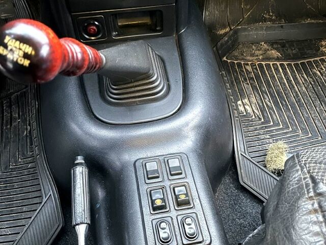 Чорний ГАЗ Волга, об'ємом двигуна 2.4 л та пробігом 100 тис. км за 1070 $, фото 7 на Automoto.ua