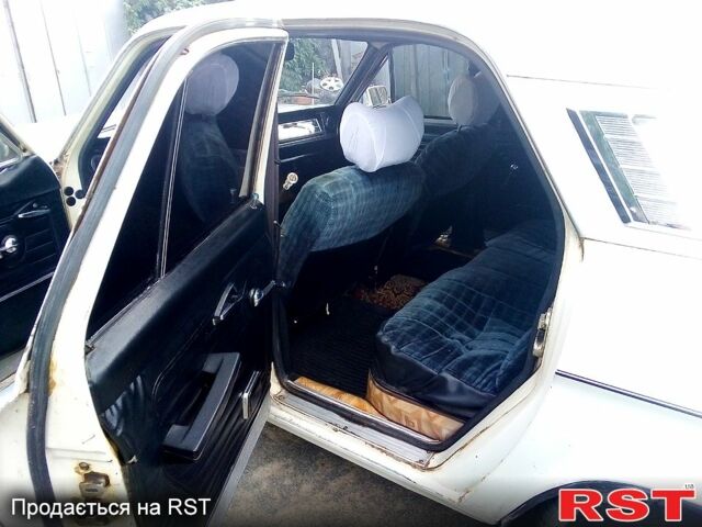 ГАЗ Волга, объемом двигателя 2.4 л и пробегом 300 тыс. км за 1152 $, фото 5 на Automoto.ua