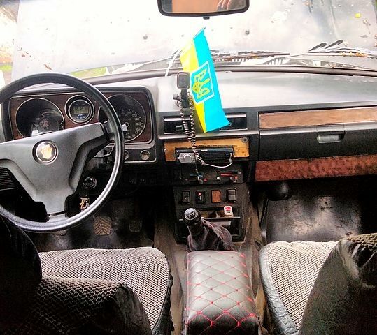 ГАЗ Волга, объемом двигателя 2.4 л и пробегом 300 тыс. км за 555 $, фото 1 на Automoto.ua