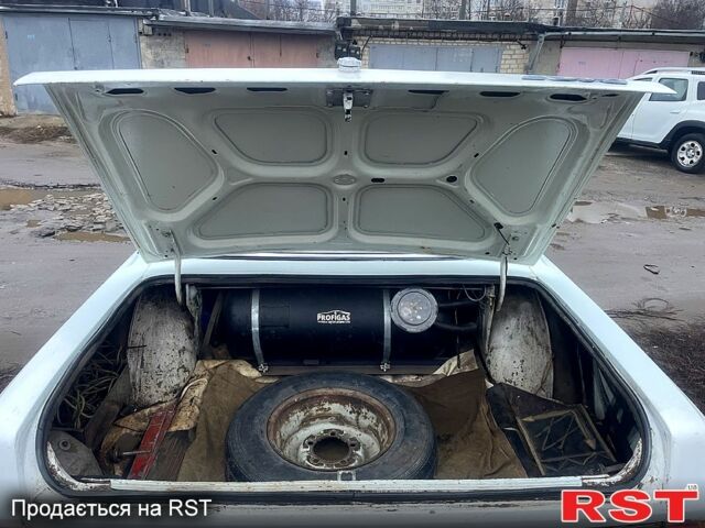 ГАЗ Волга, объемом двигателя 2.4 л и пробегом 220 тыс. км за 799 $, фото 13 на Automoto.ua