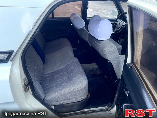 ГАЗ Волга, объемом двигателя 2.4 л и пробегом 220 тыс. км за 799 $, фото 10 на Automoto.ua