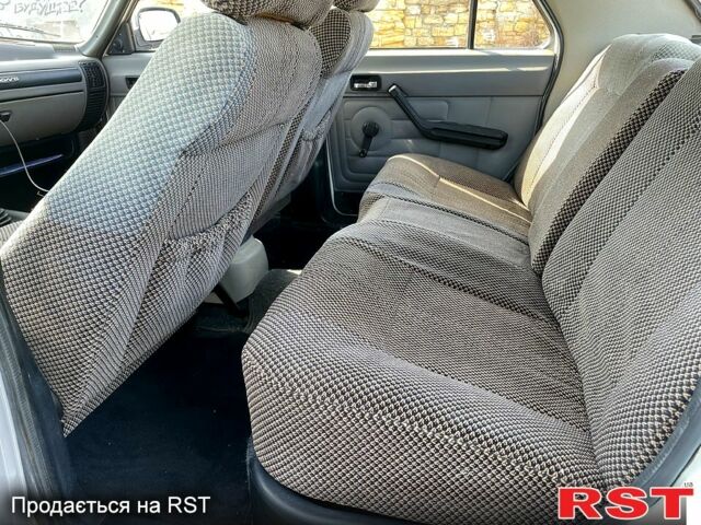 ГАЗ Волга, объемом двигателя 2.4 л и пробегом 21 тыс. км за 3000 $, фото 6 на Automoto.ua