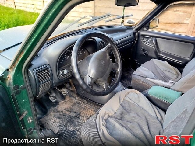 ГАЗ Волга, объемом двигателя 2.4 л и пробегом 180 тыс. км за 650 $, фото 2 на Automoto.ua