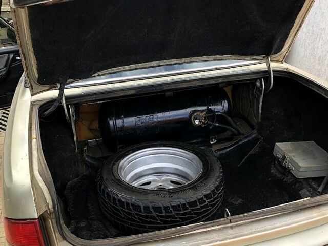 ГАЗ Волга, объемом двигателя 2.5 л и пробегом 170 тыс. км за 1550 $, фото 1 на Automoto.ua