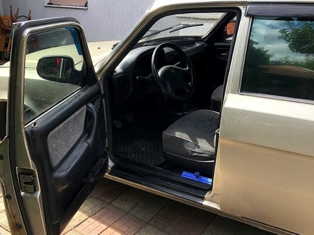 ГАЗ Волга, объемом двигателя 2.5 л и пробегом 170 тыс. км за 1550 $, фото 3 на Automoto.ua