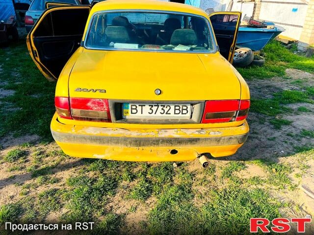Желтый ГАЗ Волга, объемом двигателя 2.3 л и пробегом 258 тыс. км за 770 $, фото 4 на Automoto.ua