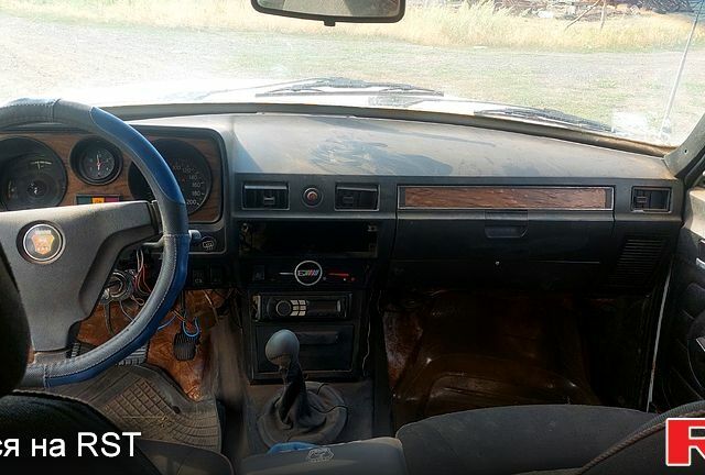 Сірий ГАЗ Волга, об'ємом двигуна 2.4 л та пробігом 200 тис. км за 380 $, фото 5 на Automoto.ua