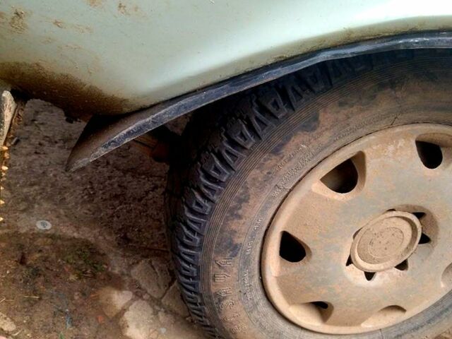 Сірий ГАЗ Волга, об'ємом двигуна 2.4 л та пробігом 87 тис. км за 1000 $, фото 7 на Automoto.ua