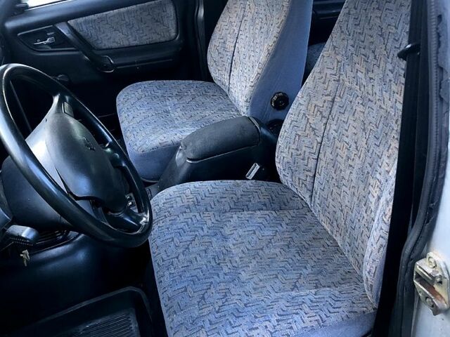 Серый ГАЗ Волга, объемом двигателя 2.4 л и пробегом 170 тыс. км за 750 $, фото 3 на Automoto.ua