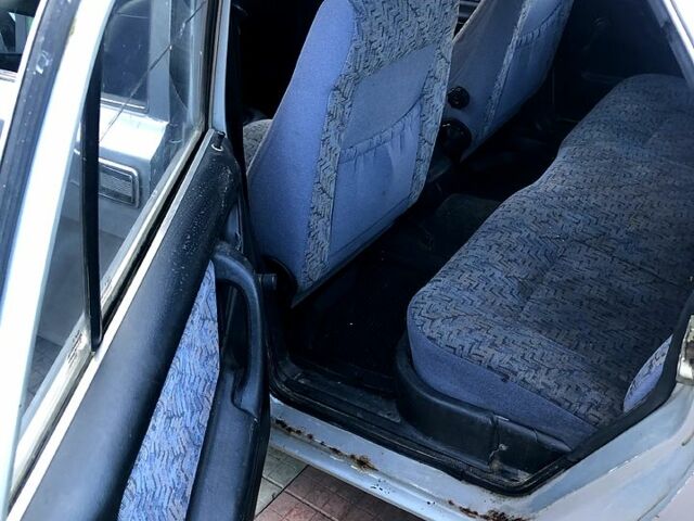 Серый ГАЗ Волга, объемом двигателя 2.4 л и пробегом 170 тыс. км за 750 $, фото 4 на Automoto.ua