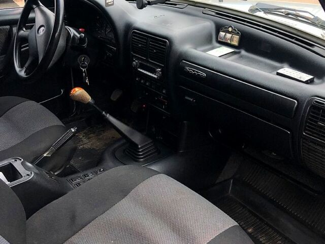 Сірий ГАЗ Волга, об'ємом двигуна 2.4 л та пробігом 114 тис. км за 2300 $, фото 4 на Automoto.ua