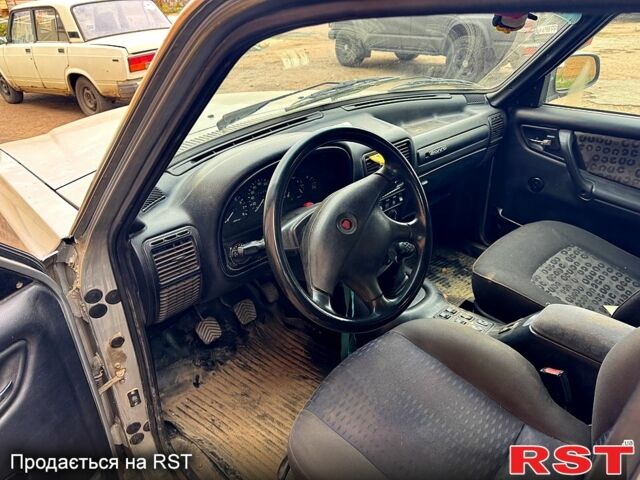 Серый ГАЗ Волга, объемом двигателя 2.3 л и пробегом 170 тыс. км за 1400 $, фото 5 на Automoto.ua