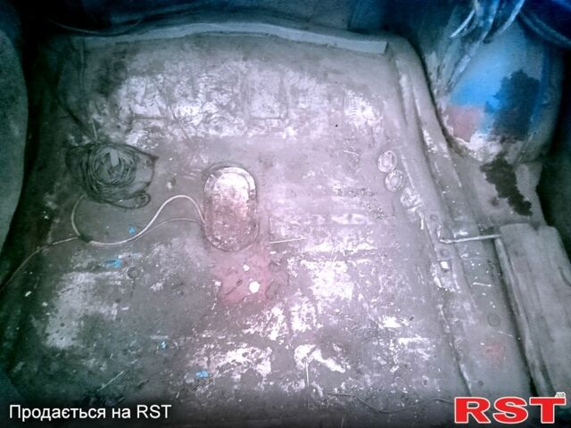 Синий ГАЗ Волга, объемом двигателя 2.4 л и пробегом 200 тыс. км за 650 $, фото 7 на Automoto.ua