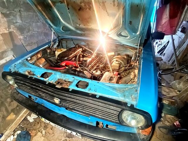 Синий ГАЗ Волга, объемом двигателя 2.4 л и пробегом 300 тыс. км за 355 $, фото 1 на Automoto.ua