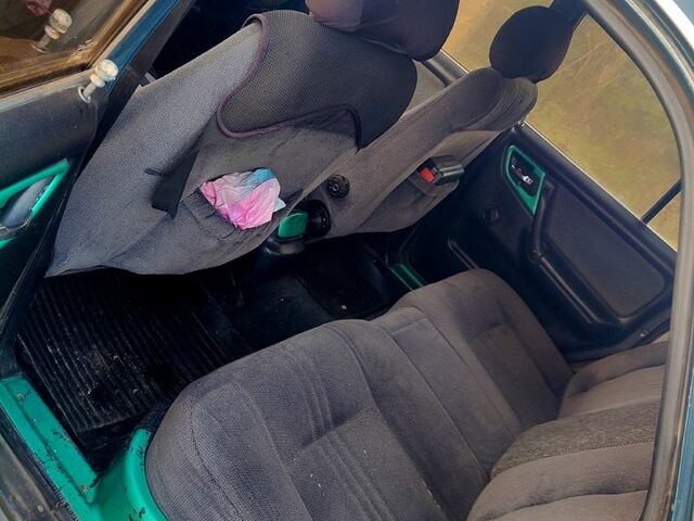 Зеленый ГАЗ Волга, объемом двигателя 2.5 л и пробегом 0 тыс. км за 850 $, фото 4 на Automoto.ua