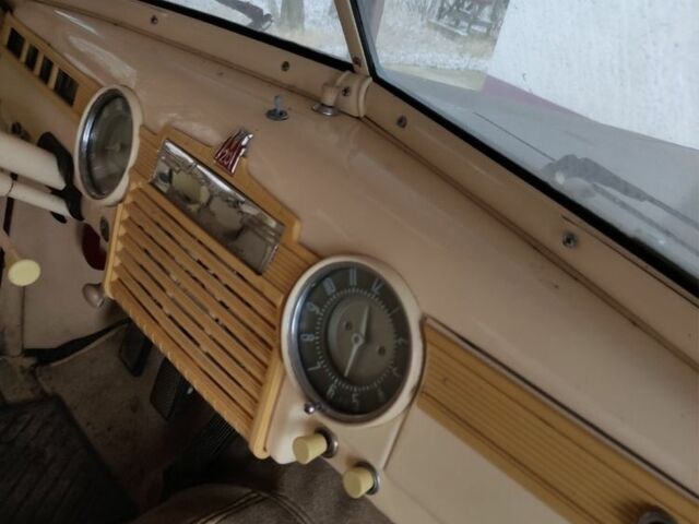 Красный ГАЗ M-20 Победа, объемом двигателя 2.1 л и пробегом 3 тыс. км за 8700 $, фото 7 на Automoto.ua