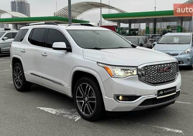 ДжіЕмСі Acadia 2016 у Києві на Automoto.ua Білий ДжіЕмСі Acadia, об'ємом двигуна 3.65 л та пробігом 159 тис. км за 20500 $, фото 1 на Automoto.ua
