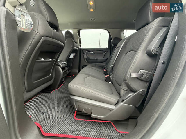 Білий ДжіЕмСі Acadia, об'ємом двигуна 3.6 л та пробігом 120 тис. км за 14200 $, фото 10 на Automoto.ua