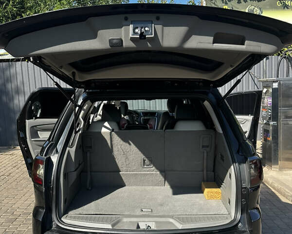Чорний ДжіЕмСі Acadia, об'ємом двигуна 3.65 л та пробігом 202 тис. км за 17800 $, фото 15 на Automoto.ua