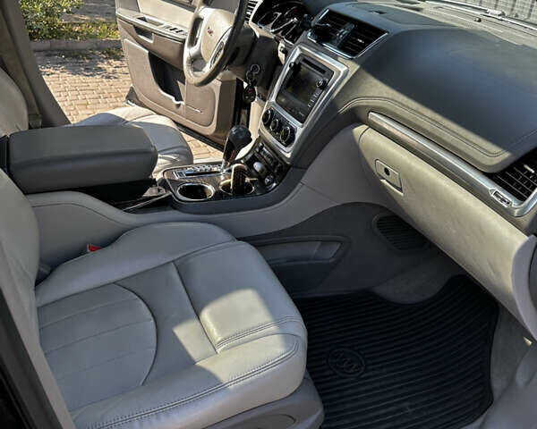 Чорний ДжіЕмСі Acadia, об'ємом двигуна 3.65 л та пробігом 202 тис. км за 17800 $, фото 8 на Automoto.ua