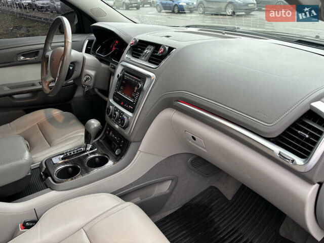 Чорний ДжіЕмСі Acadia, об'ємом двигуна 3.65 л та пробігом 187 тис. км за 13500 $, фото 22 на Automoto.ua