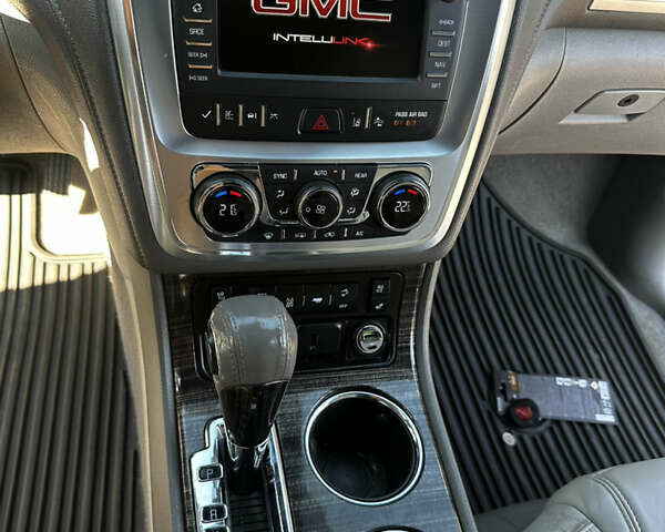 Чорний ДжіЕмСі Acadia, об'ємом двигуна 3.65 л та пробігом 202 тис. км за 17800 $, фото 16 на Automoto.ua