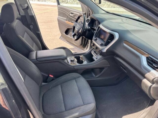 Чорний ДжіЕмСі Acadia, об'ємом двигуна 2 л та пробігом 30 тис. км за 15300 $, фото 9 на Automoto.ua