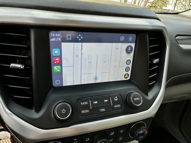 Красный ДжиЭмСи Акадия, объемом двигателя 2.5 л и пробегом 120 тыс. км за 18250 $, фото 6 на Automoto.ua