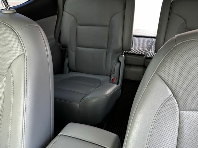 Красный ДжиЭмСи Акадия, объемом двигателя 2.5 л и пробегом 120 тыс. км за 18250 $, фото 4 на Automoto.ua