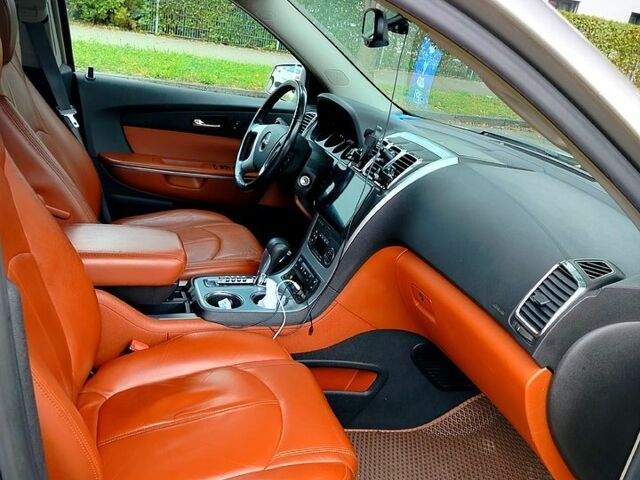 Серый ДжиЭмСи Акадия, объемом двигателя 3.6 л и пробегом 162 тыс. км за 8310 $, фото 5 на Automoto.ua