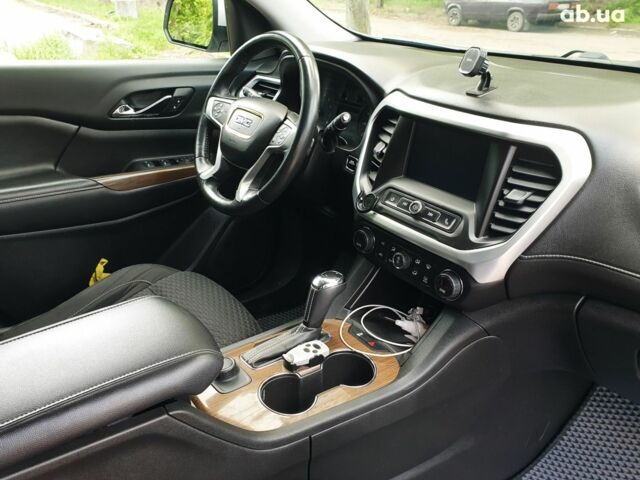 Сірий ДжіЕмСі Acadia, об'ємом двигуна 0 л та пробігом 135 тис. км за 17500 $, фото 10 на Automoto.ua