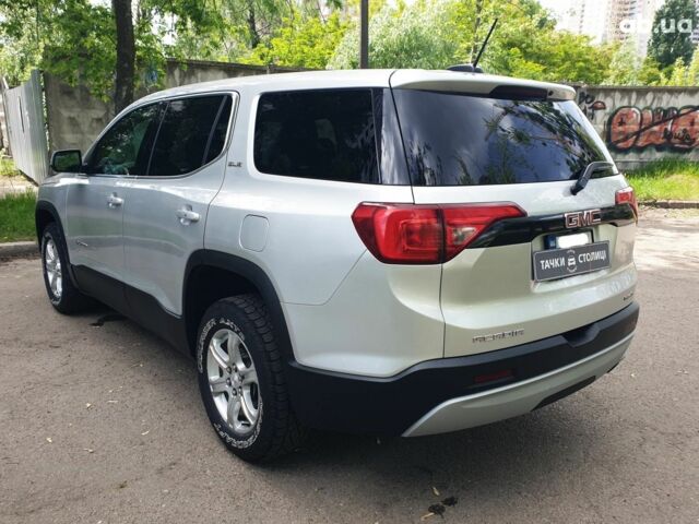 Сірий ДжіЕмСі Acadia, об'ємом двигуна 0 л та пробігом 135 тис. км за 17500 $, фото 3 на Automoto.ua