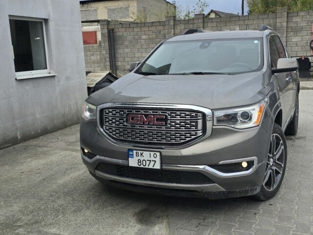 Серый ДжиЭмСи Акадия, объемом двигателя 3.6 л и пробегом 25 тыс. км за 27000 $, фото 6 на Automoto.ua