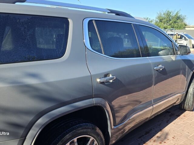 Серый ДжиЭмСи Акадия, объемом двигателя 3.6 л и пробегом 25 тыс. км за 27000 $, фото 4 на Automoto.ua