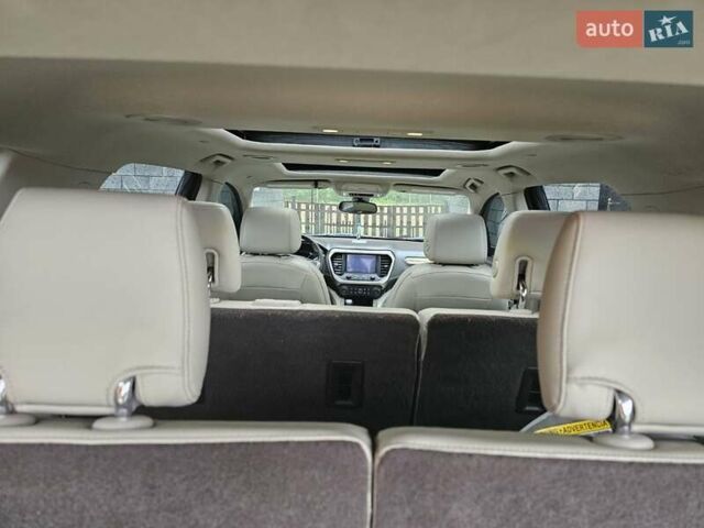 Серый ДжиЭмСи Акадия, объемом двигателя 3.65 л и пробегом 70 тыс. км за 25000 $, фото 21 на Automoto.ua