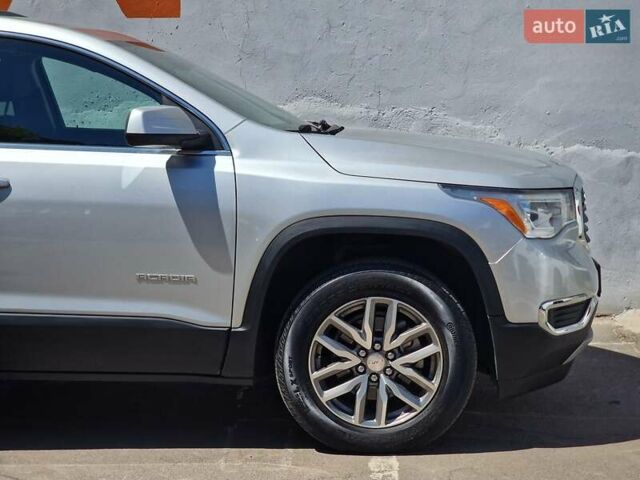 Сірий ДжіЕмСі Acadia, об'ємом двигуна 2.5 л та пробігом 63 тис. км за 24490 $, фото 16 на Automoto.ua