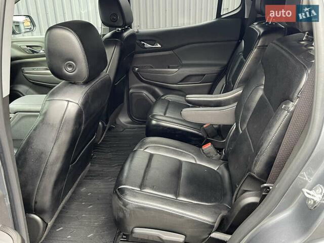 Сірий ДжіЕмСі Acadia, об'ємом двигуна 3.56 л та пробігом 6 тис. км за 28600 $, фото 18 на Automoto.ua