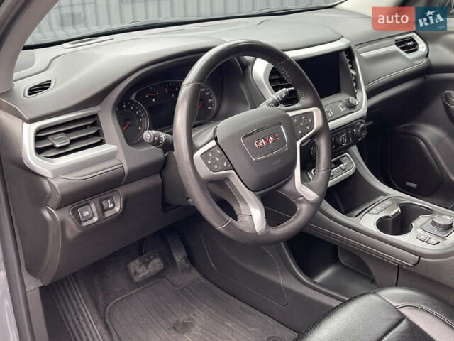 Серый ДжиЭмСи Акадия, объемом двигателя 3.56 л и пробегом 6 тыс. км за 28000 $, фото 19 на Automoto.ua