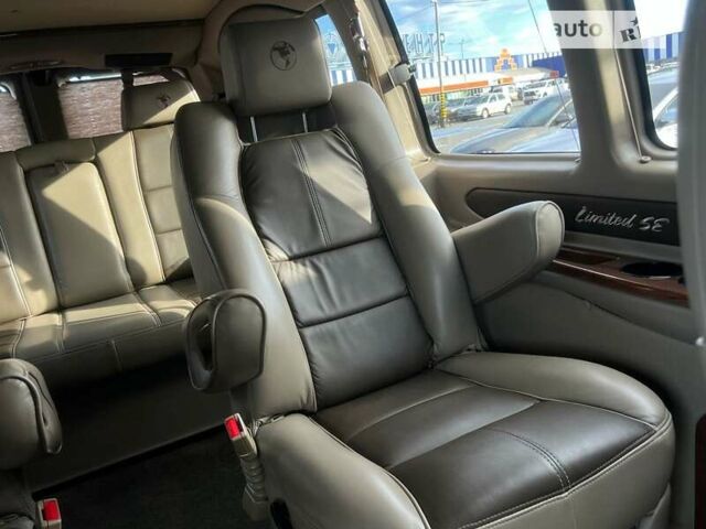 Белый ДжиЭмСи Савана, объемом двигателя 6 л и пробегом 52 тыс. км за 59500 $, фото 28 на Automoto.ua