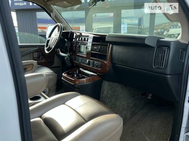 Белый ДжиЭмСи Савана, объемом двигателя 6 л и пробегом 52 тыс. км за 59500 $, фото 33 на Automoto.ua