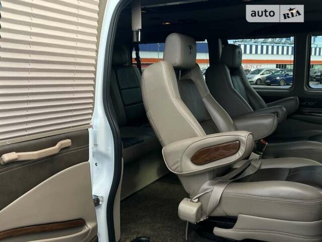 Белый ДжиЭмСи Савана, объемом двигателя 6 л и пробегом 52 тыс. км за 59500 $, фото 12 на Automoto.ua