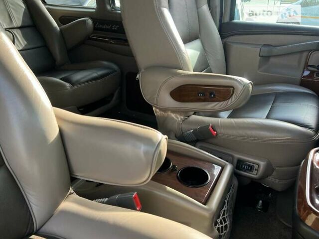 Белый ДжиЭмСи Савана, объемом двигателя 6 л и пробегом 52 тыс. км за 59500 $, фото 32 на Automoto.ua