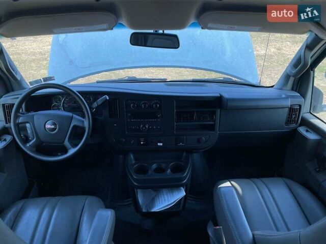 Белый ДжиЭмСи Савана, объемом двигателя 4.3 л и пробегом 234 тыс. км за 13000 $, фото 12 на Automoto.ua