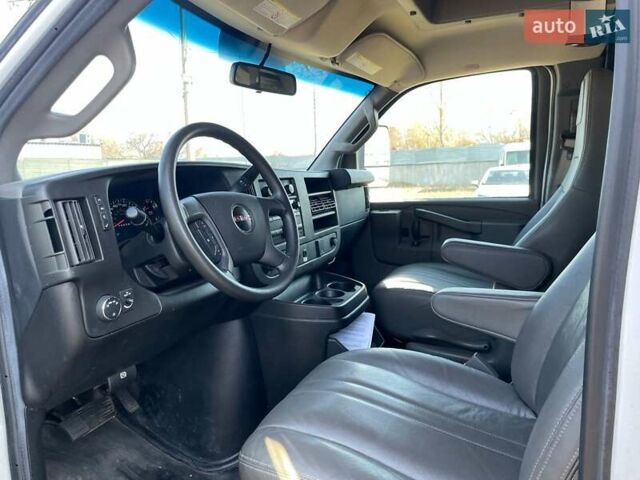 Белый ДжиЭмСи Савана, объемом двигателя 4.3 л и пробегом 234 тыс. км за 13000 $, фото 8 на Automoto.ua