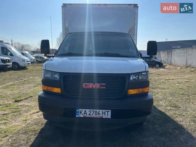 Белый ДжиЭмСи Савана, объемом двигателя 4.3 л и пробегом 234 тыс. км за 13000 $, фото 1 на Automoto.ua