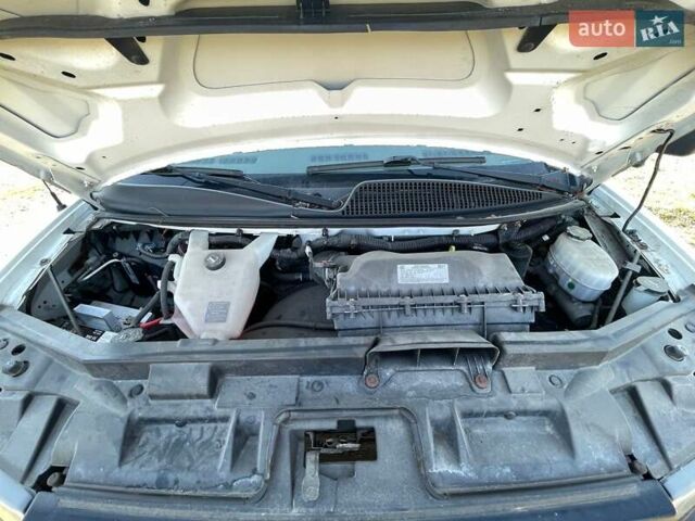 Белый ДжиЭмСи Савана, объемом двигателя 4.3 л и пробегом 234 тыс. км за 13000 $, фото 9 на Automoto.ua